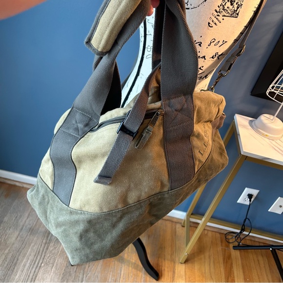 LL Bean Waxed Canvas Duffle bag - Picture 15 of 16